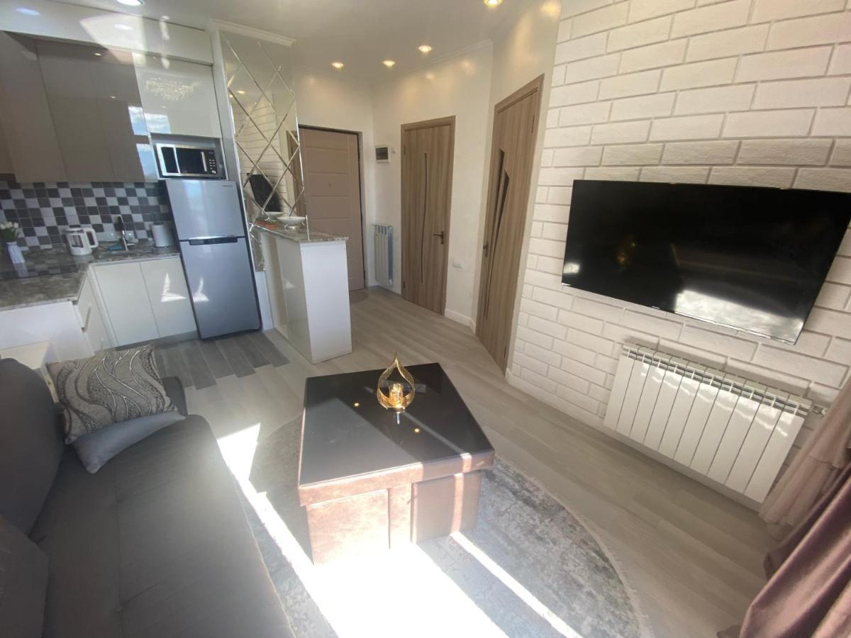 Jasmine Apartment In New Bulvar Batumi Exterior photo